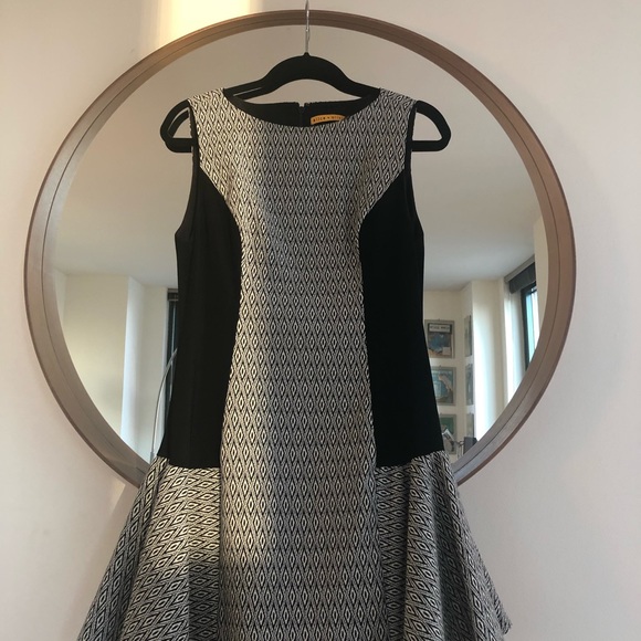 Alice and Olivia fit and flare dress - Picture 5 of 7